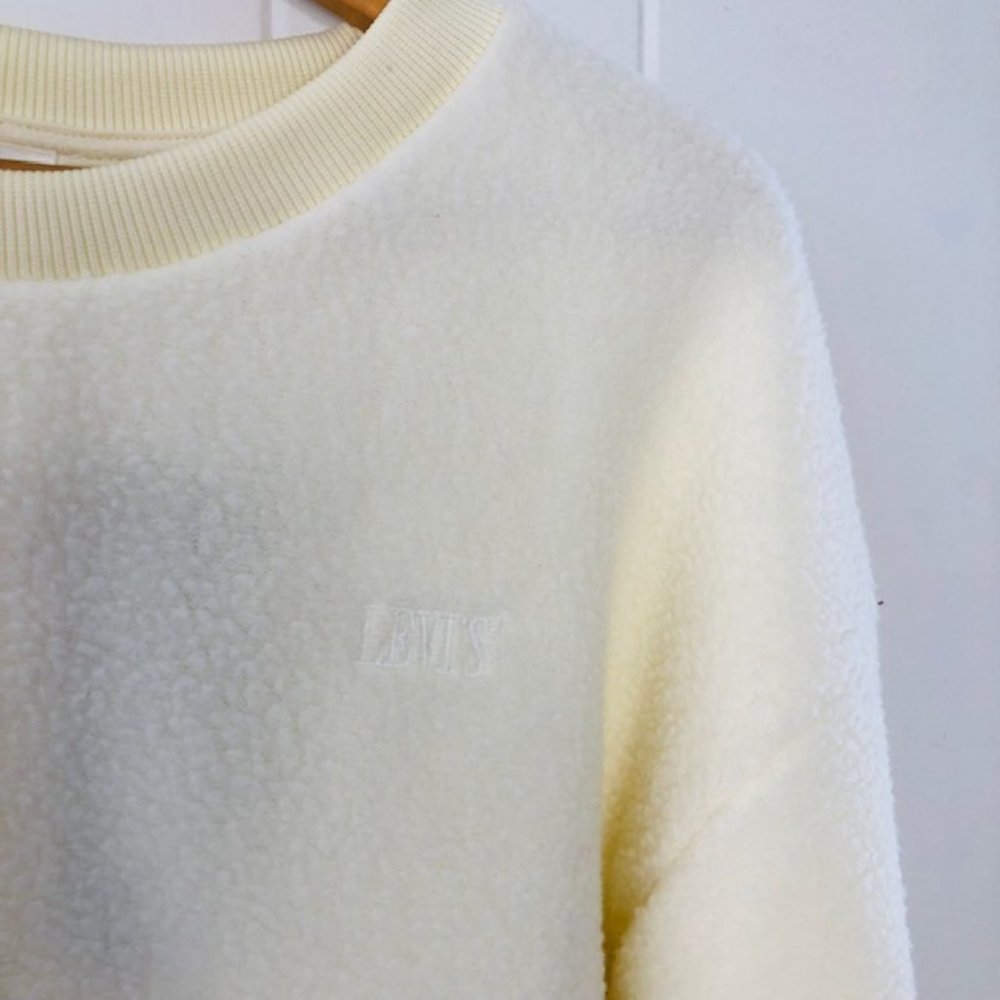 Levi’s Meadow Fleece Crewneck Sweatshirt - Picture 6 of 11